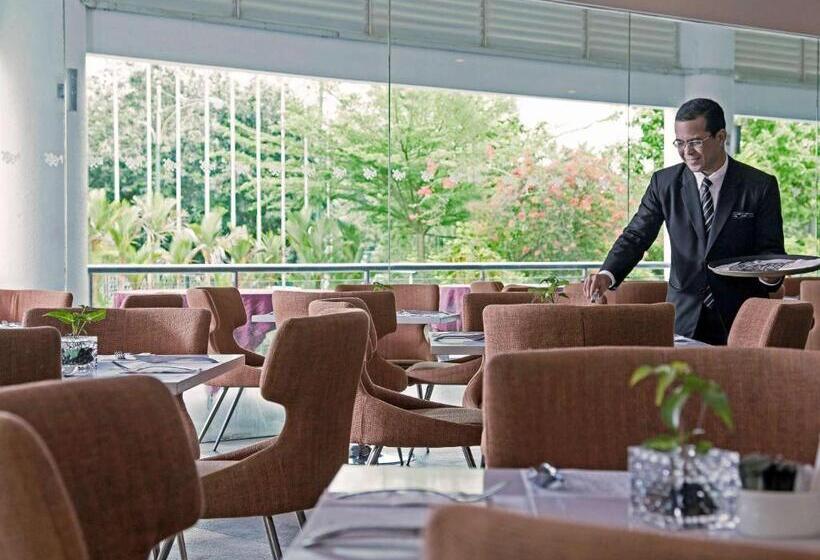 فندق Pullman Kuching