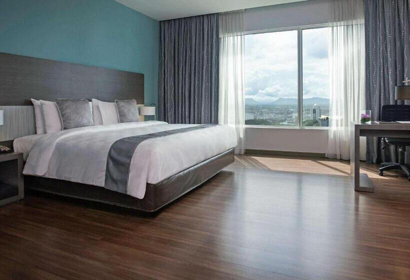فندق Pullman Kuching