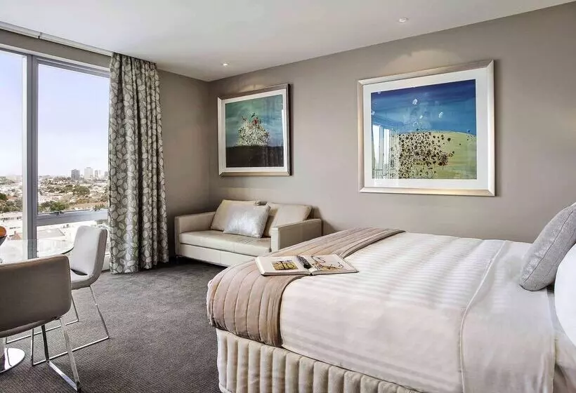 Hotel The Olsen Melbourne  Art Series