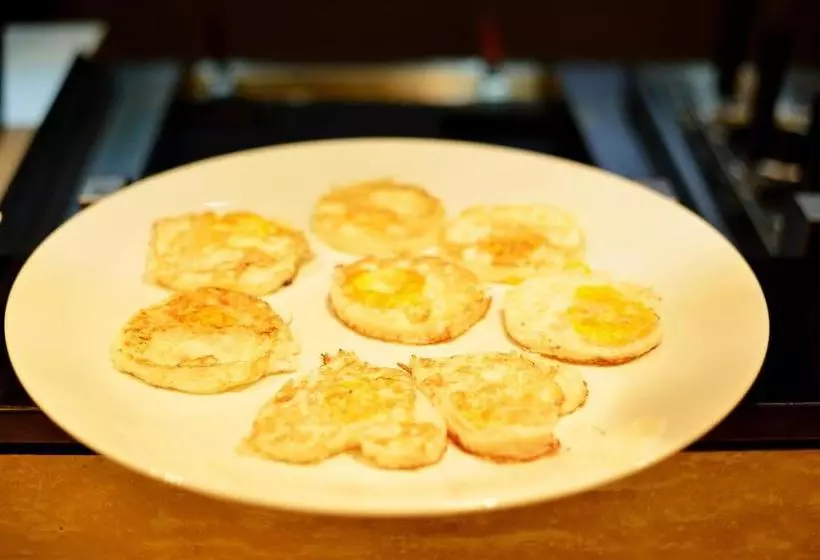 ホテル Jinjiang Metropolo  Qingdao Donghai Middle Road Branch