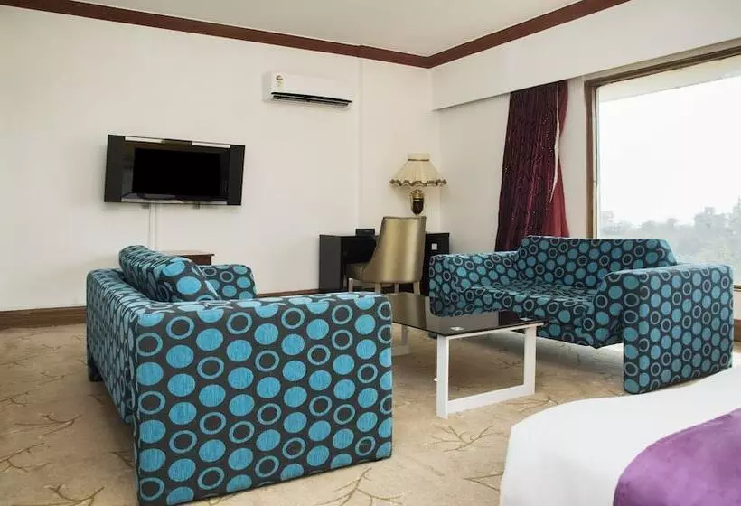 Treebo Tryst Royal Palm