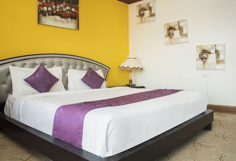 Treebo Tryst Royal Palm