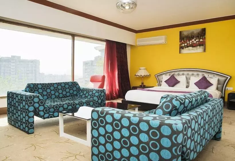 Treebo Tryst Royal Palm