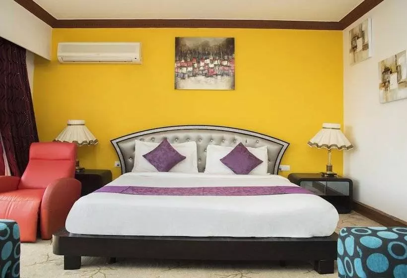 Treebo Tryst Royal Palm