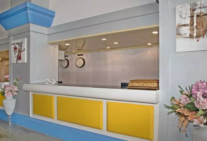 Treebo Tryst Royal Palm