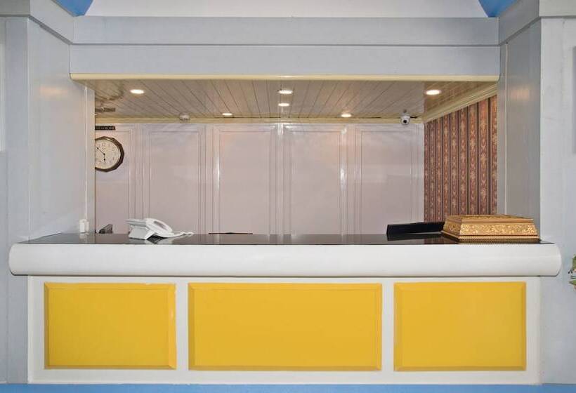 Treebo Tryst Royal Palm