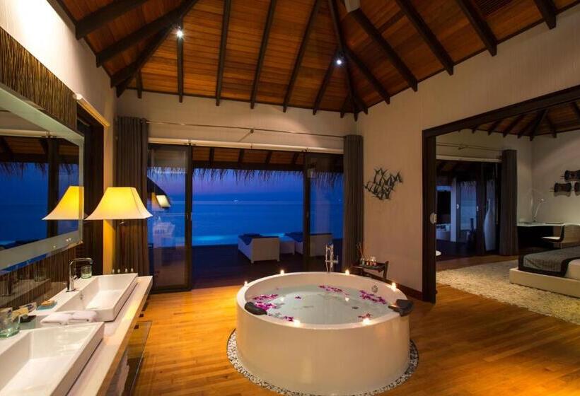 Resort Velassaru Maldives