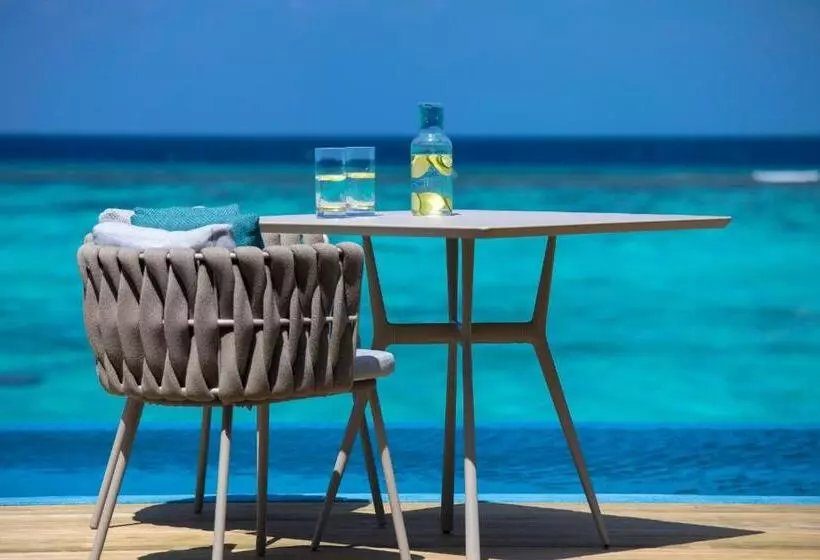 استراحتگاه Velassaru Maldives