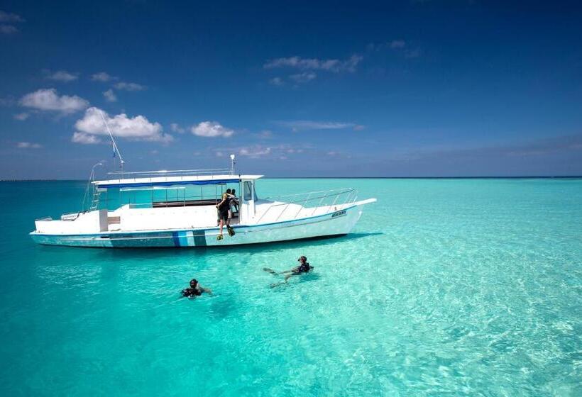 Resort Velassaru Maldives