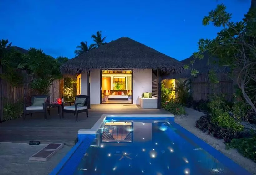 استراحتگاه Velassaru Maldives