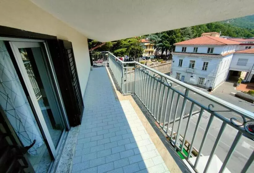 Bed And Breakfast Champagne