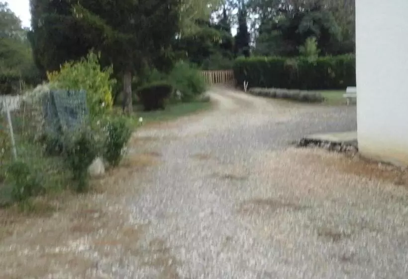 تختخواب و صبحانه Chez Sylvie Et Jean Yves