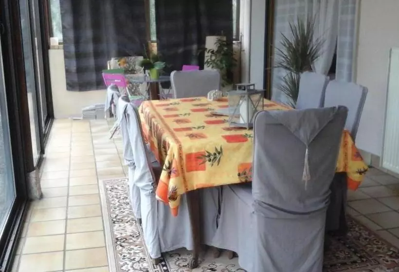 تختخواب و صبحانه Chez Sylvie Et Jean Yves
