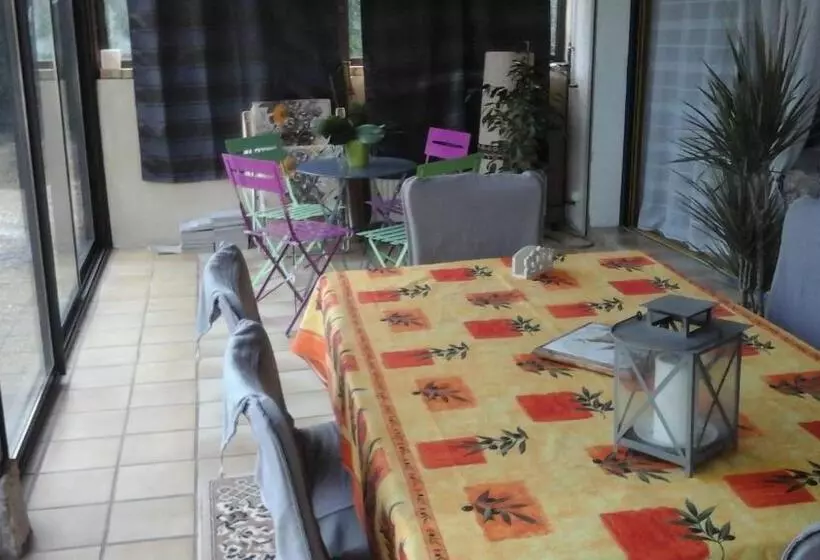 تختخواب و صبحانه Chez Sylvie Et Jean Yves
