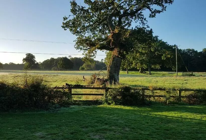 Majatalo The Barn Tarporley