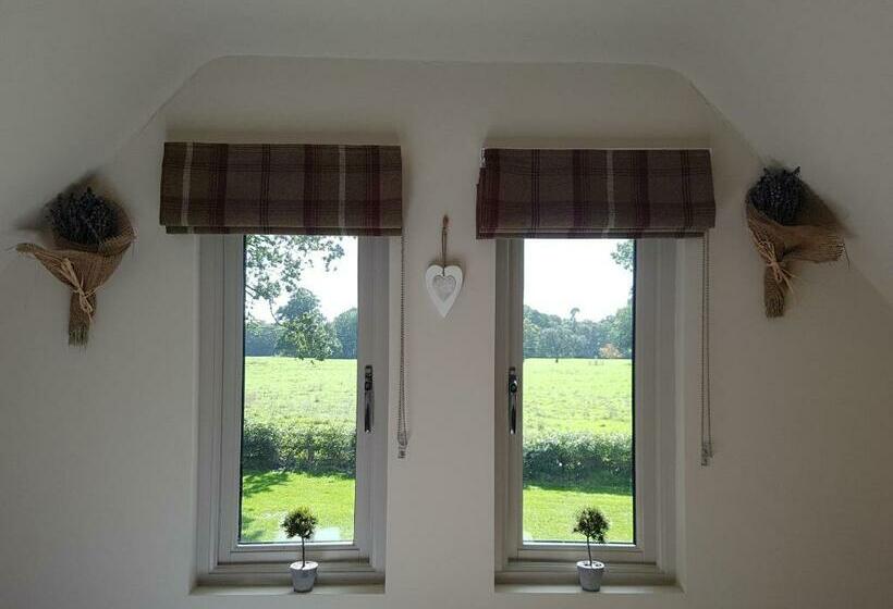 פנסיון The Barn Tarporley