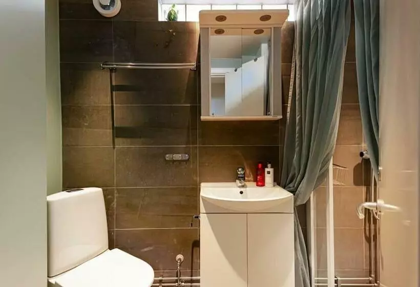 Aamiaismajoitus (B&B) Luxurious Studio Within Nature Next To Stockholm