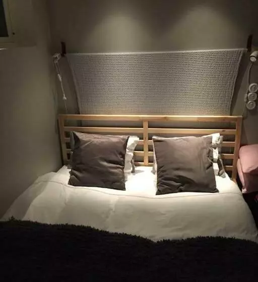 Aamiaismajoitus (B&B) Luxurious Studio Within Nature Next To Stockholm