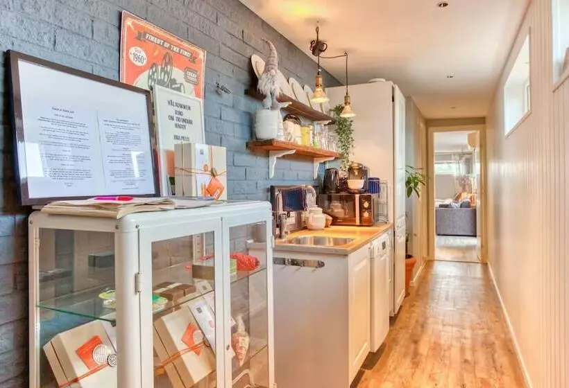 Aamiaismajoitus (B&B) Luxurious Studio Within Nature Next To Stockholm