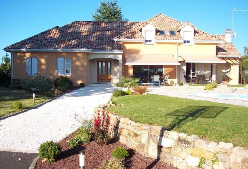 צימר Villa Du Courboulay