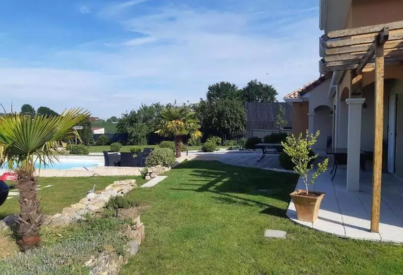ベッドアンドブレックファースト Villa Du Courboulay
