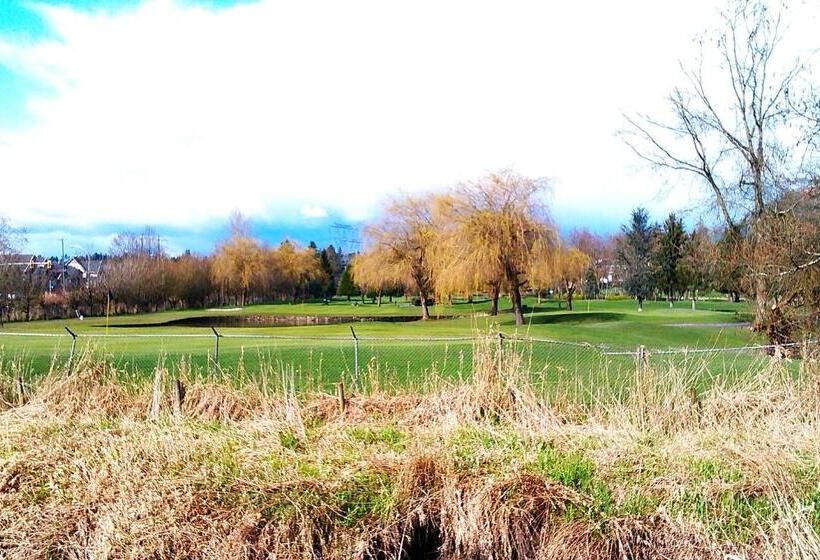 پانسیون Entire Forest Home