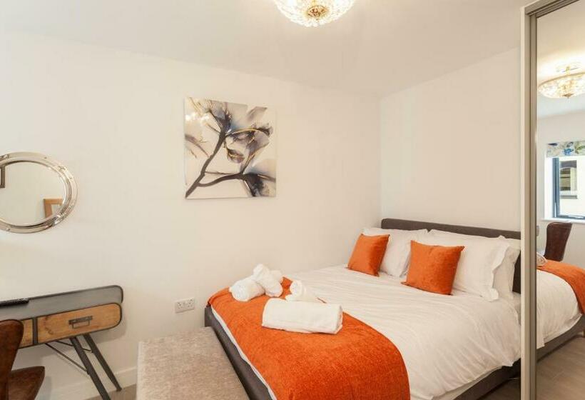 17 Woolacombe The Byron