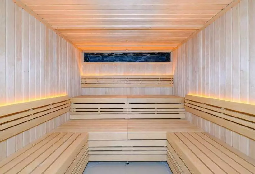 17 Woolacombe The Byron