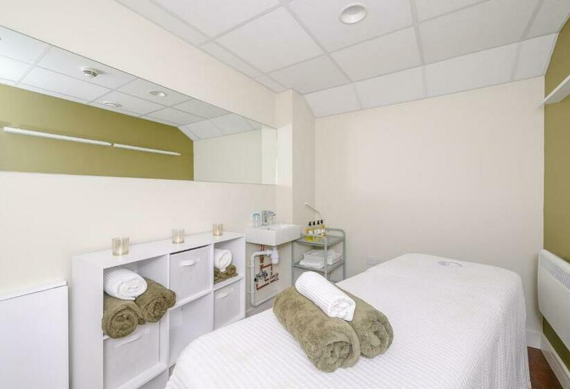 17 Woolacombe The Byron