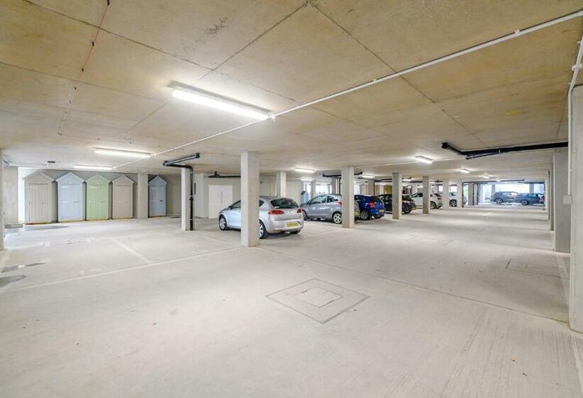 17 Woolacombe The Byron