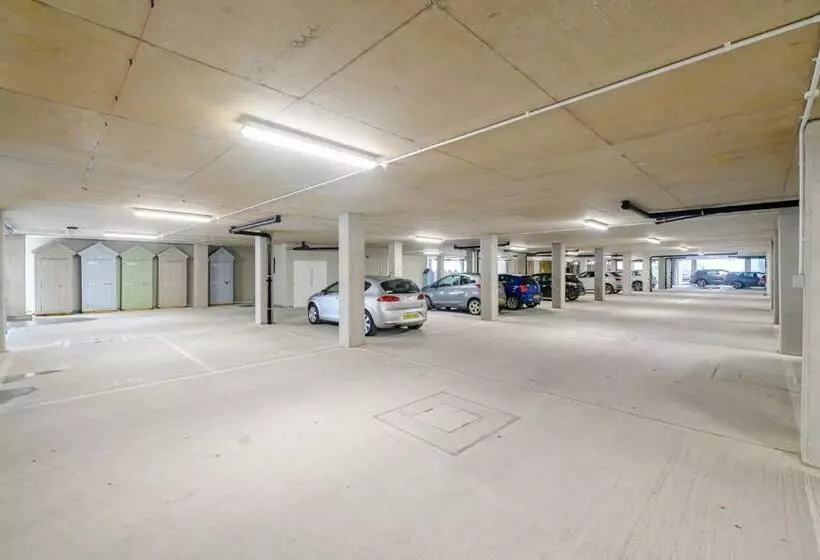 17 Woolacombe The Byron