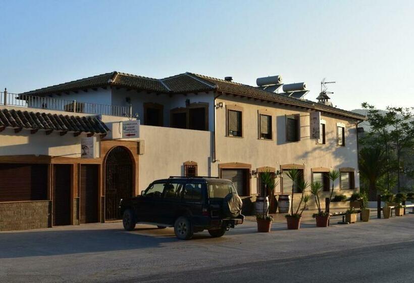 هاستل Iznájar Suites