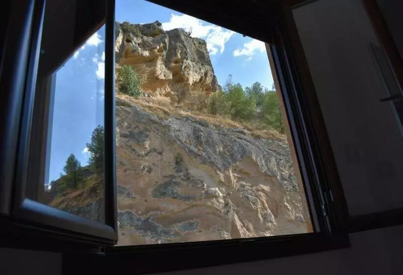 Retkeilymaja Iznájar Suites