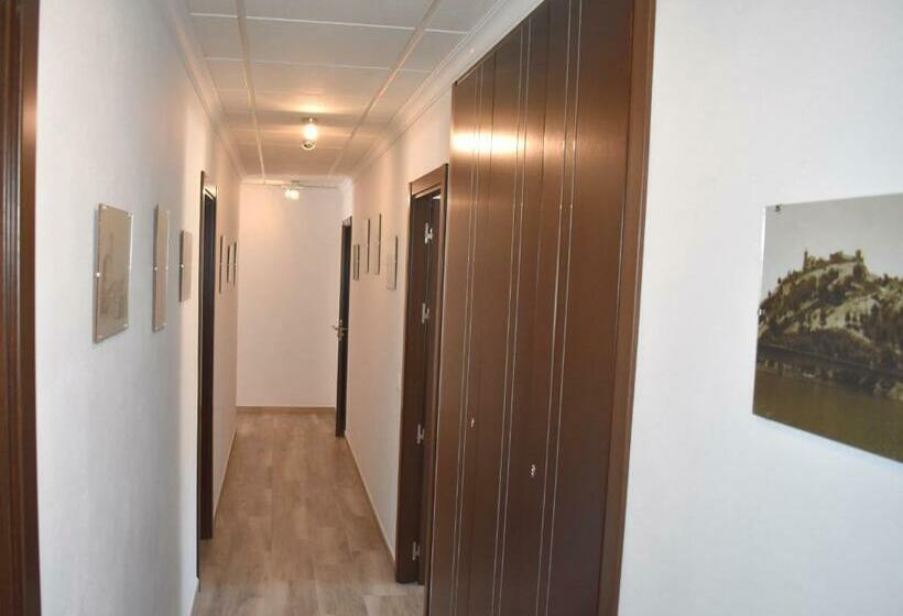 هاستل Iznájar Suites