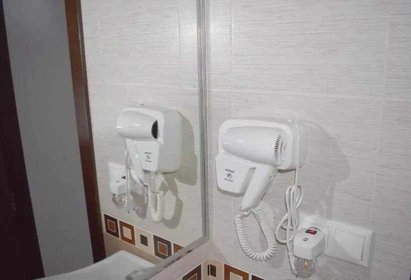 Retkeilymaja Iznájar Suites