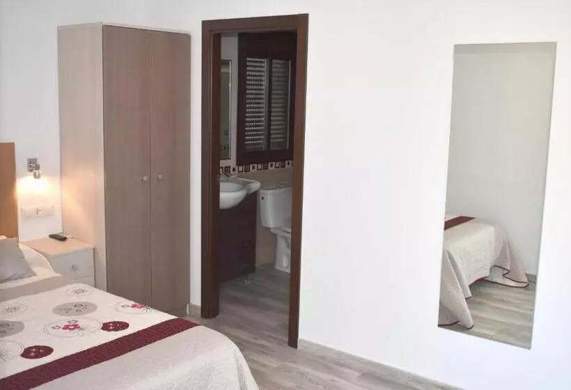 Retkeilymaja Iznájar Suites