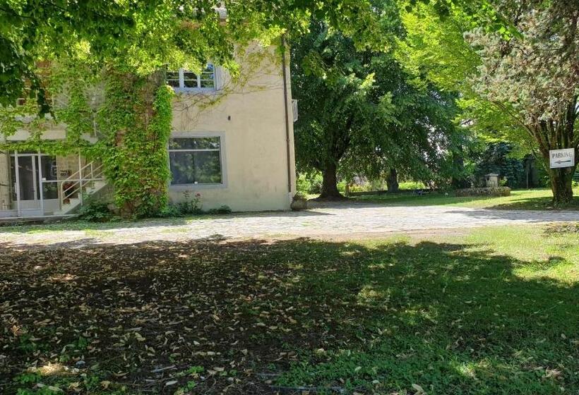 مبيت وإفطار De Passage Chez Lili