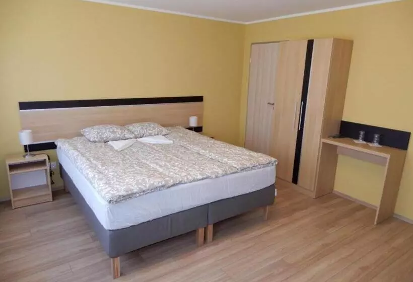 ベッドアンドブレックファースト Rómahegy Rendezvényház