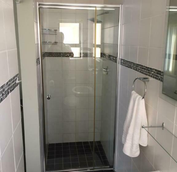 Пансион Pearl Oyster Guesthouse