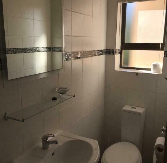 Пансион Pearl Oyster Guesthouse