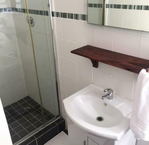 Пансион Pearl Oyster Guesthouse