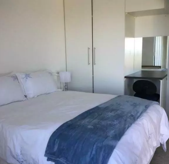 ペンション Pearl Oyster Guesthouse
