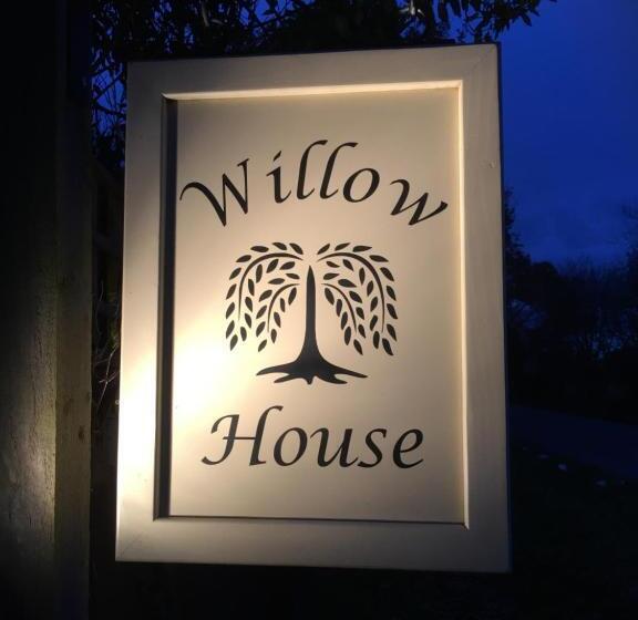 Willow House B&b