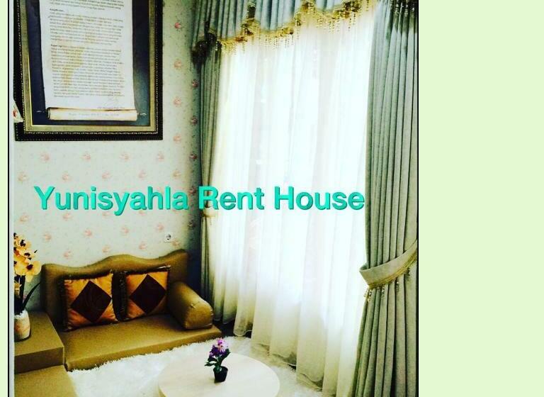 הוסטל Penginapan Muslim Yuni Inn