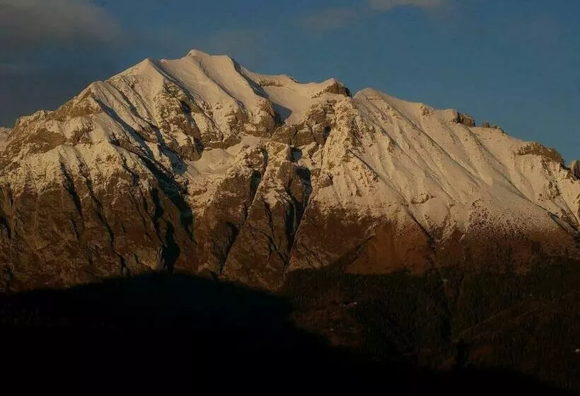 Aamiaismajoitus (B&B) Catif Ladrù