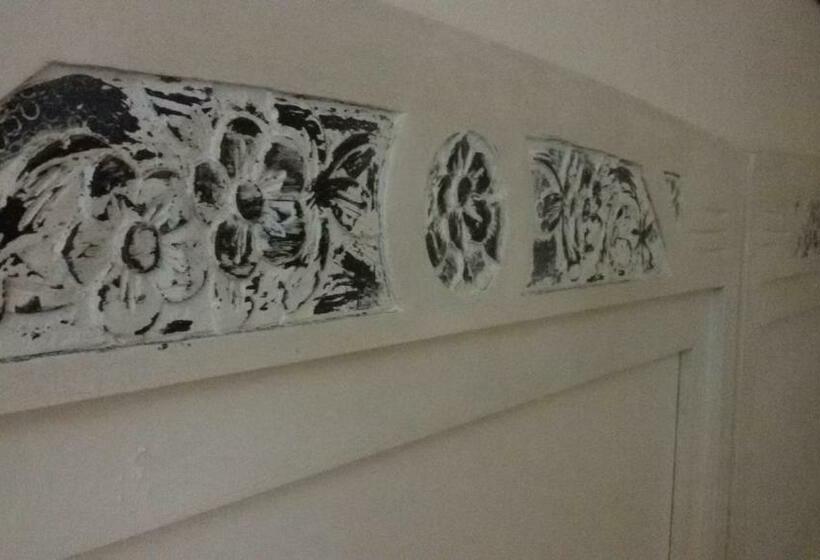 Bed and Breakfast Catif Ladrù