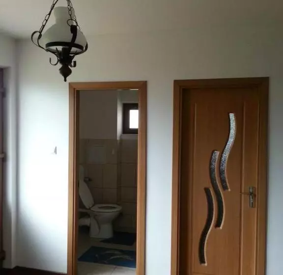 پانسیون Casa De Vacanta Macovei0744