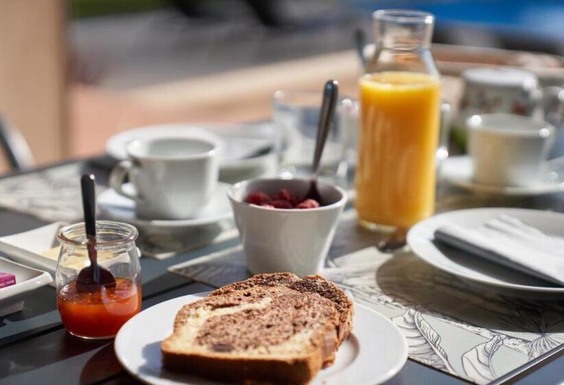 פנסיון Clos Bernon