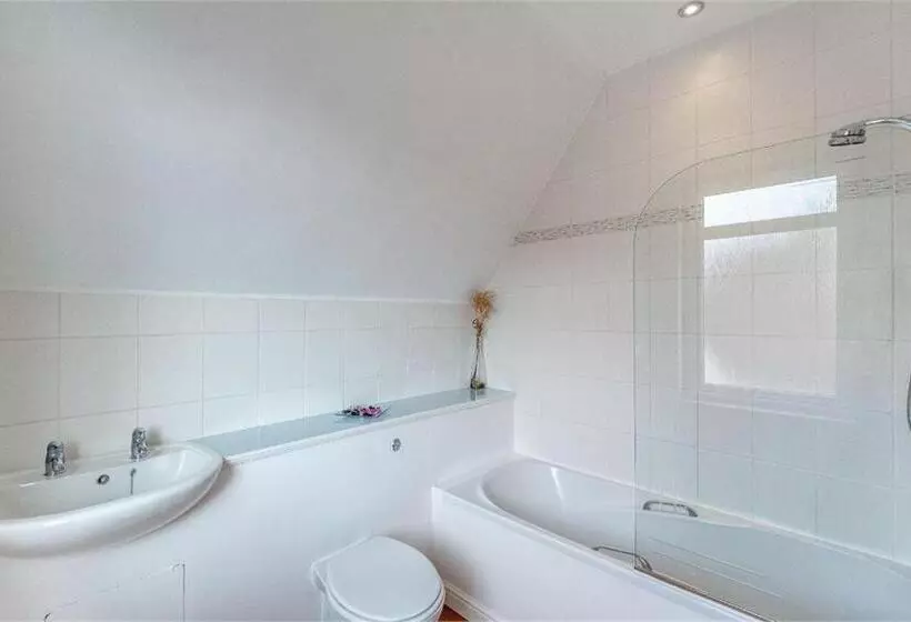 پانسیون Hillhouse