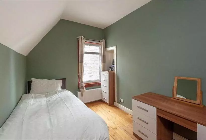 پانسیون Hillhouse